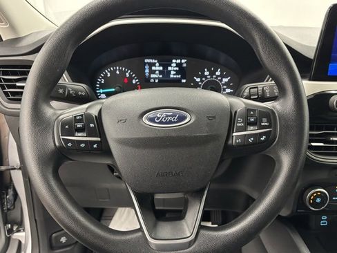 Used 2022 Ford Escape SE image 17