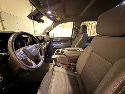 Used 2022 Chevrolet Silverado 1500 LT image 16