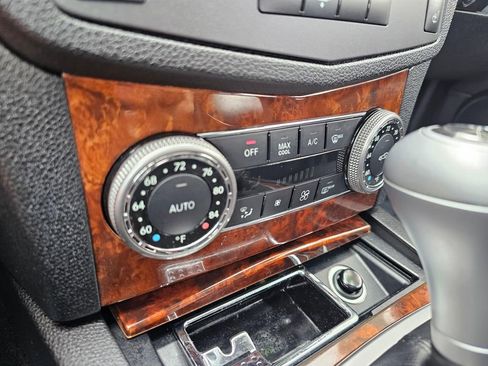 Used 2011 Mercedes-Benz C 300 4MATIC Sedan image 31