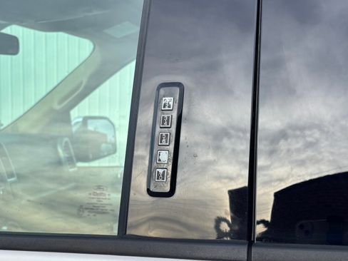 Used 2016 Ford F150 Lariat w/ Equipment Group 502A Luxury image 18