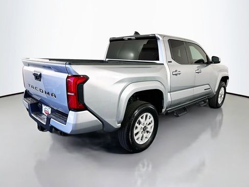 Used 2025 Toyota Tacoma SR5 image 5