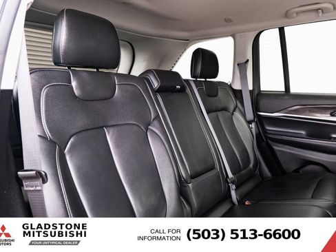 Used 2023 Jeep Grand Cherokee Limited AWD/4WD image 22
