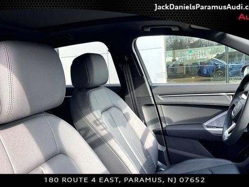 Used 2025 Audi Q3 2.0T Premium w/ Convenience Package image 7