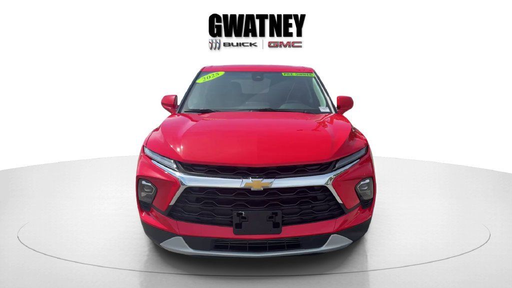 Used 2025 Chevrolet Blazer LT FWD image 8