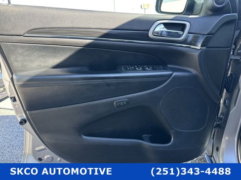 Used 2020 Jeep Grand Cherokee Limited w/ Luxury Group II image 12