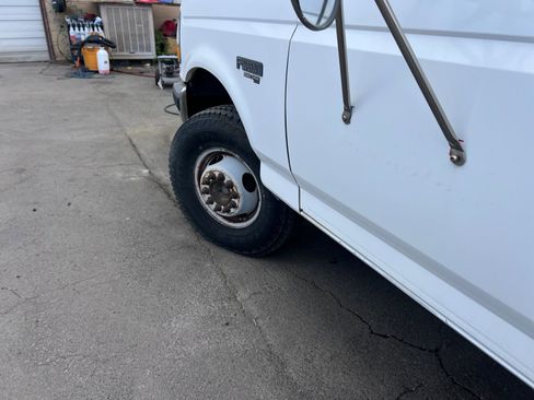 Used 1996 Ford F450 2WD Regular Cab Super Duty image 24