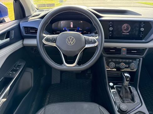 Used 2024 Volkswagen Taos SE w/ Panoramic Sunroof Package AWD/4WD image 19