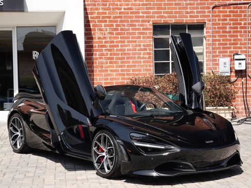 Used 2019 McLaren 720S Performance RWD image 22