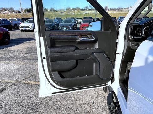 Certified 2023 GMC Sierra 1500 Elevation AWD/4WD image 9