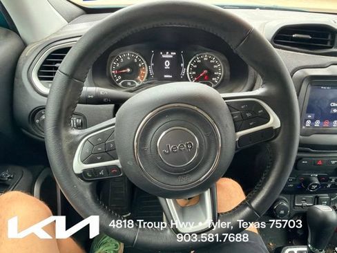Used 2020 Jeep Renegade Latitude w/ Cold Weather Group AWD/4WD image 17