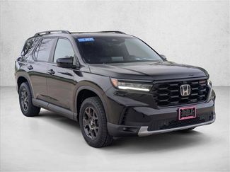 Certified 2025 Honda Pilot TrailSport video 3