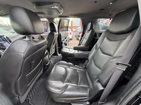 Used 2016 Cadillac Escalade Luxury image 11