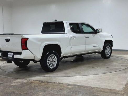 Used 2024 Toyota Tacoma SR5 image 8