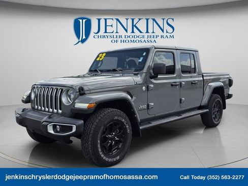 Used 2023 Jeep Gladiator Overland w/ LED Lighting Group AWD/4WD image 11