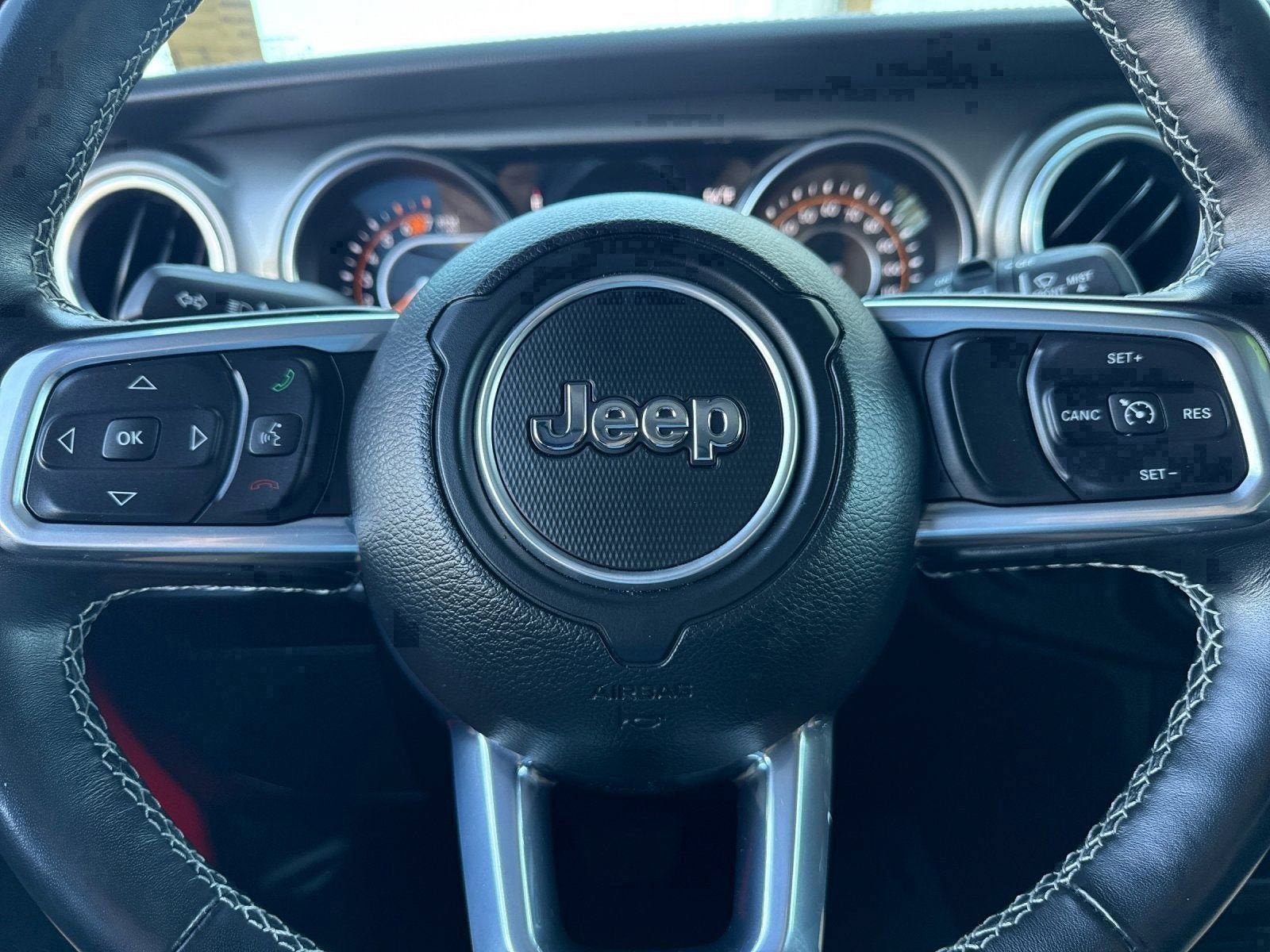 Used 2023 Jeep Wrangler Unlimited Sahara w/ Cold Weather Group AWD/4WD image 23