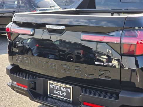 Used 2024 Hyundai Santa Cruz Night image 13