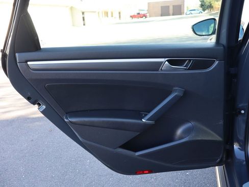 Used 2018 Volkswagen Passat 2.0T R-Line image 24