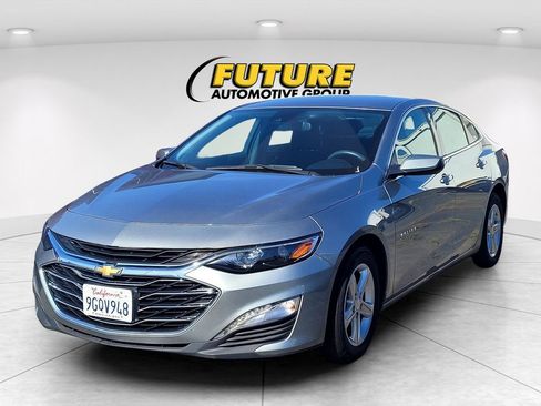 Used 2023 Chevrolet Malibu LT FWD image 3
