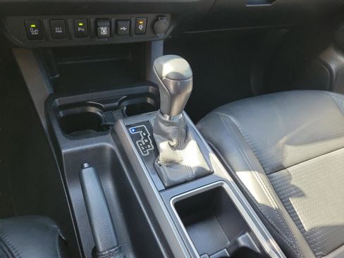 Used 2023 Toyota Tacoma TRD Sport w/ TRD Premium Sport Package AWD/4WD image 16
