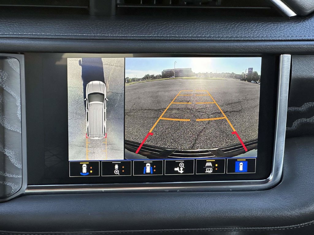 Used 2023 GMC Yukon Denali AWD/4WD image 18