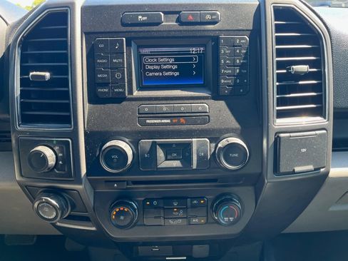 Used 2017 Ford F150 XLT w/ Trailer Tow Package image 17