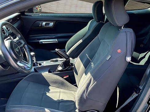 Used 2018 Ford Mustang Coupe image 23