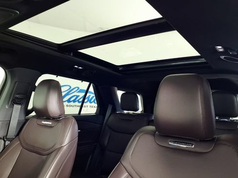 Used 2025 Ford Explorer Platinum RWD image 16
