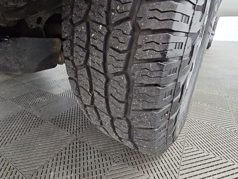 Used 2016 Toyota Tacoma TRD Off-Road w/ Towing Package AWD/4WD image 41