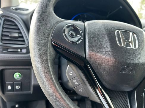 Used 2021 Honda HR-V LX image 14