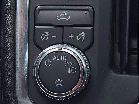 Used 2021 GMC Sierra 1500 SLE image 16