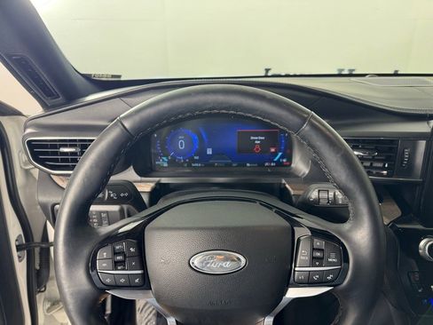 Used 2022 Ford Explorer Platinum w/ Equipment Group 601A image 26