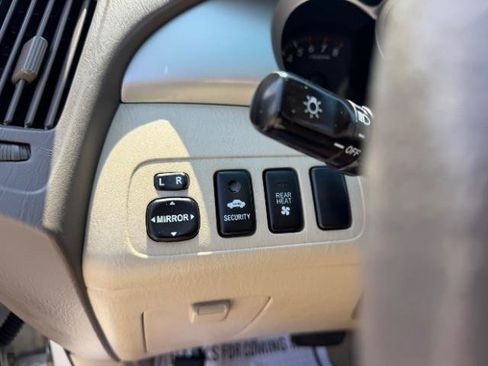 Used 2006 Toyota Highlander Limited AWD/4WD image 23