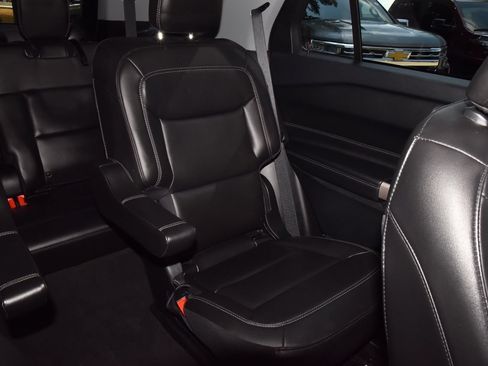 Used 2023 Ford Explorer XLT w/ Equipment Group 202A AWD/4WD image 22