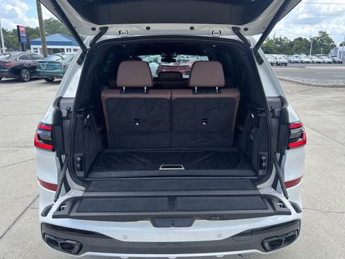 Used 2025 BMW X7 M60i AWD/4WD image 12