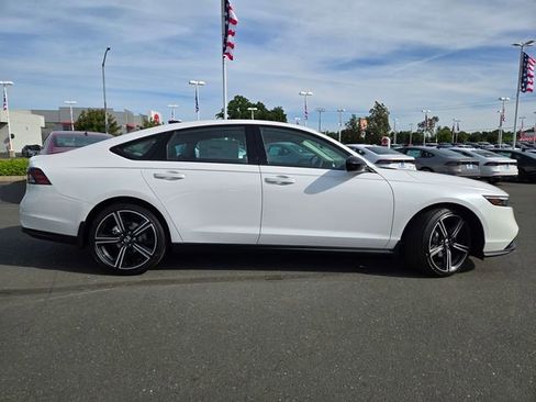 New 2026 Honda Accord SE image 3