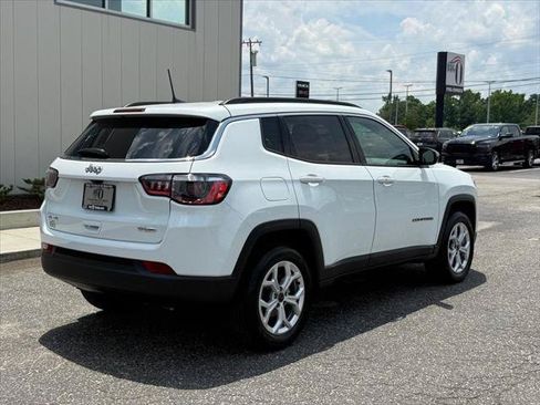 Certified 2026 Jeep Compass Latitude AWD/4WD image 3