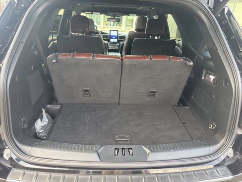 Used 2022 Ford Explorer Platinum w/ Equipment Group 601A image 33