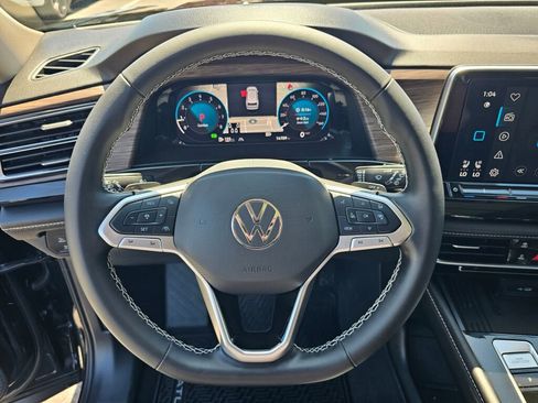 Certified 2025 Volkswagen Atlas SEL AWD/4WD image 14