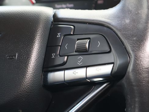 Used 2023 Cadillac XT6 Luxury image 30