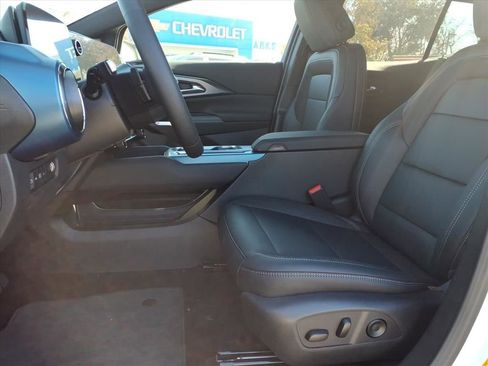 New 2026 Chevrolet Equinox EV LT image 24