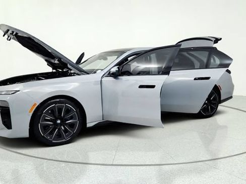 Used 2026 BMW 740i xDrive AWD/4WD image 14