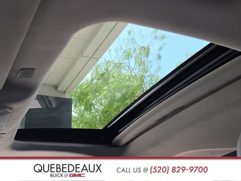 Used 2023 Toyota Highlander XLE FWD image 12