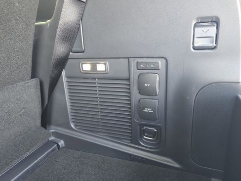 Used 2025 Ford Expedition Platinum w/ Driver's Package image 17