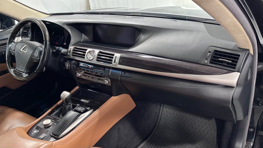 Used 2015 Lexus LS 460 L AWD/4WD image 17