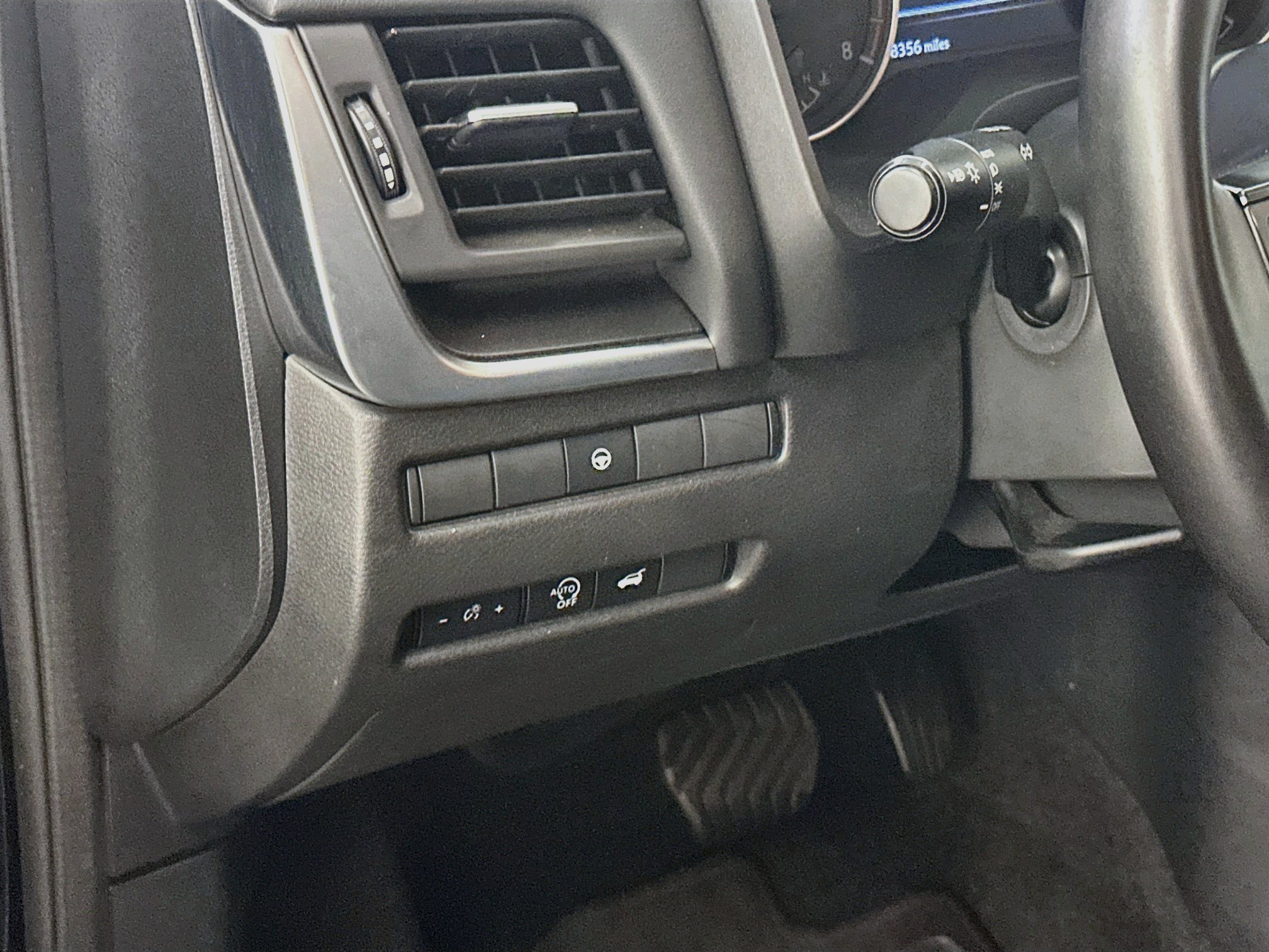 Used 2025 Nissan Rogue SV AWD/4WD image 17