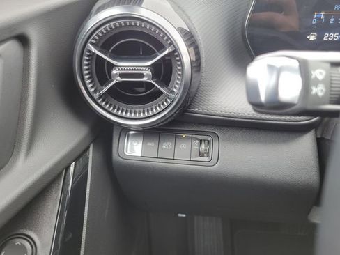 Used 2025 Chevrolet Equinox LT w/ Convenience Package II image 12