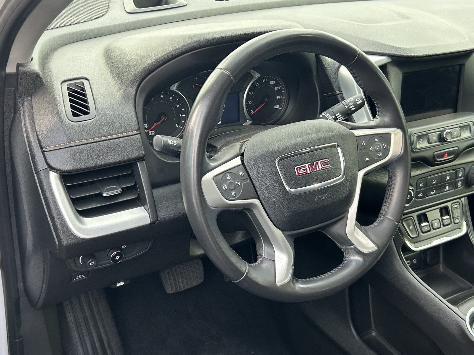 Used 2020 GMC Terrain SLE w/ Elevation Edition FWD image 15