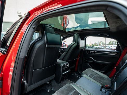 Used 2021 Porsche Cayenne GTS AWD/4WD image 49