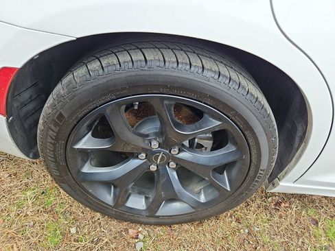 Used 2022 Chrysler 300 Touring L w/ Comfort Group image 7