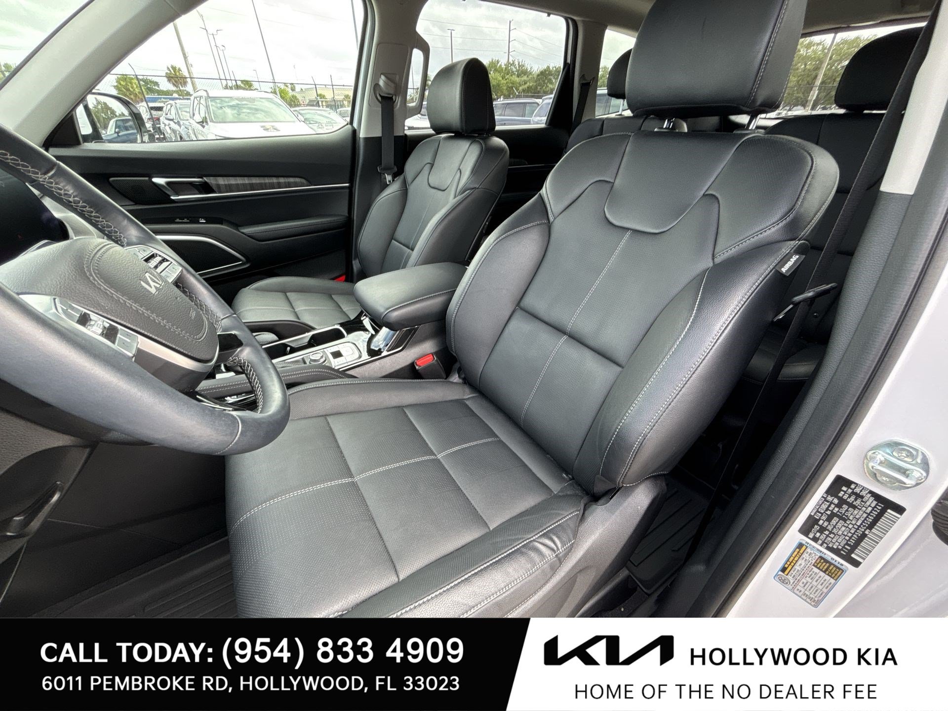 Used 2025 Kia Telluride SX w/ SX Captain's Chair Package AWD/4WD image 13